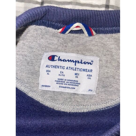 Champion Sweatshirt - Picture 3 of 7